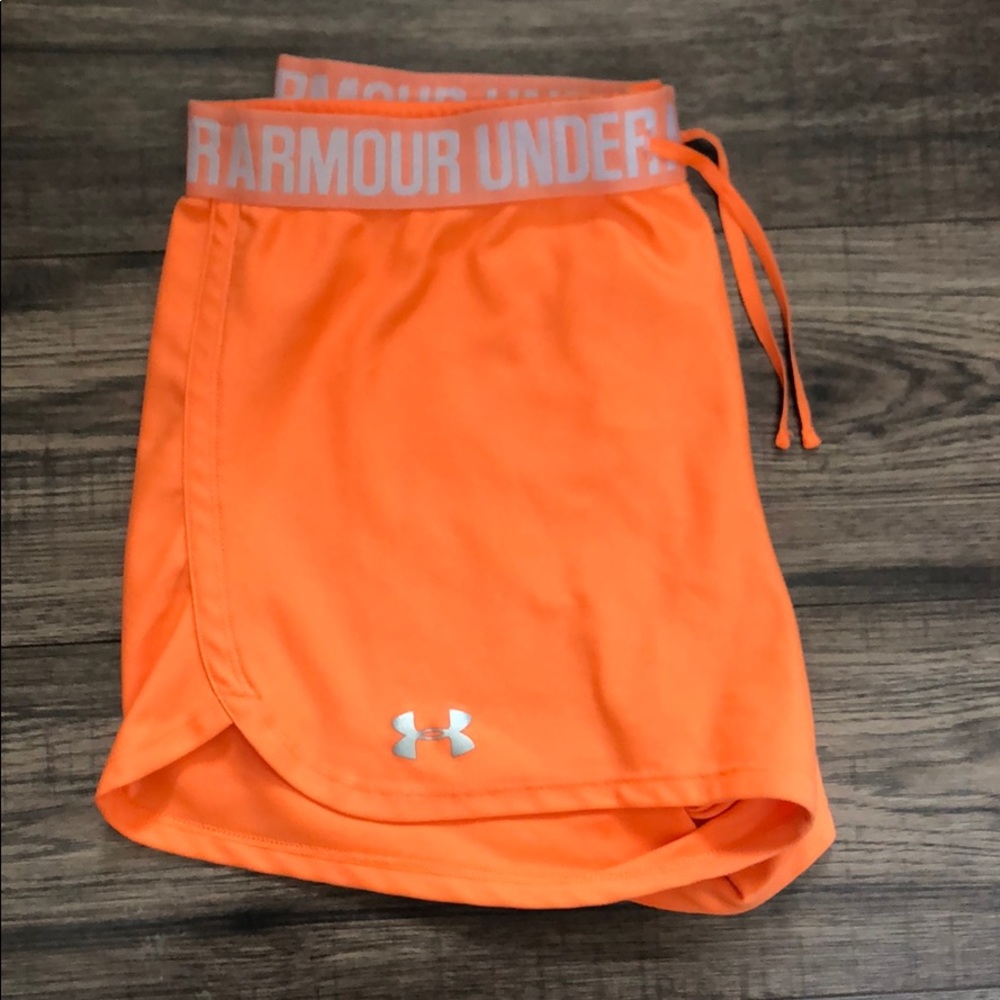 Great used condition women’s  Under Armour shorts